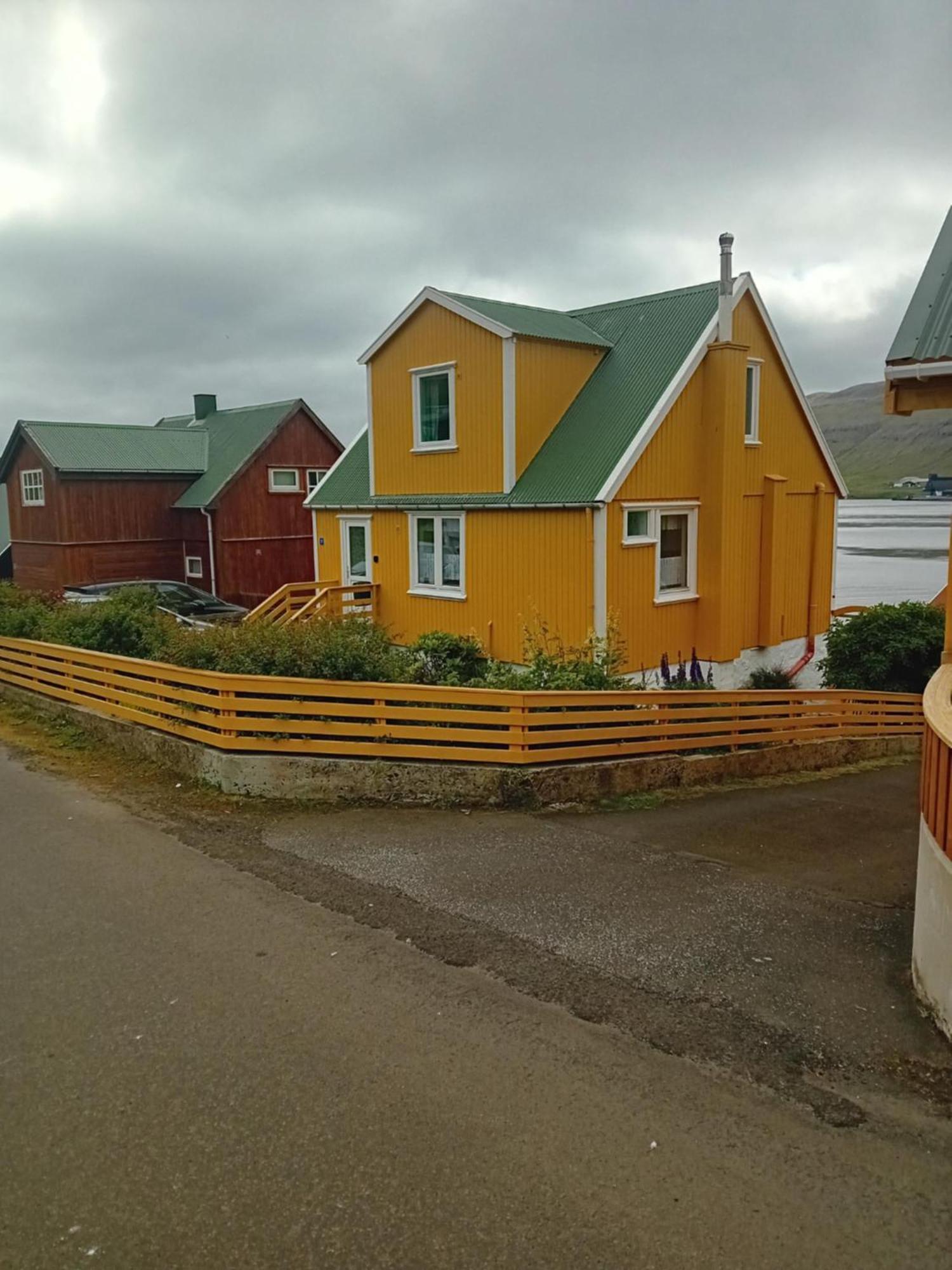 Det Lille Gule Hus Villa Trongisvagur Exterior photo